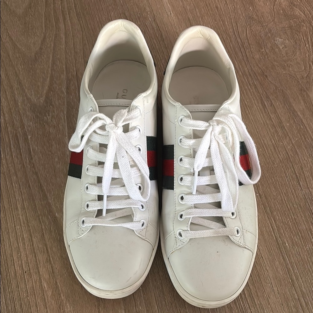 Gucci White and Red Sneakers Classic Design
